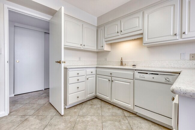 Kitchen - 3535 1st Ave