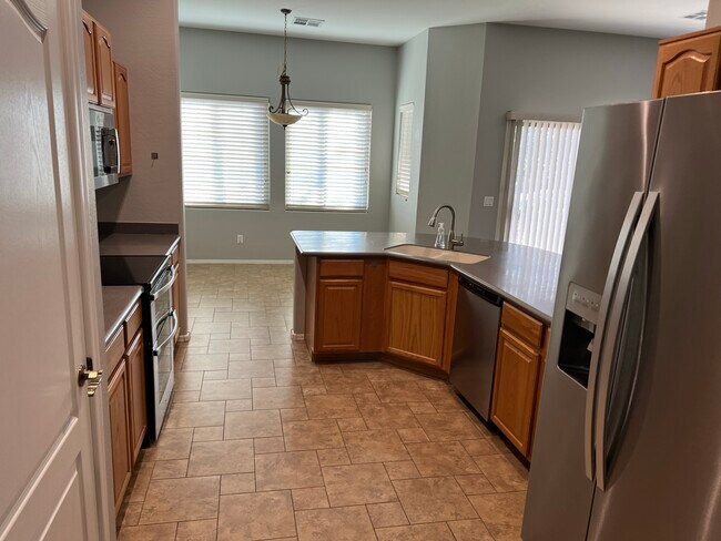 Building Photo - 25 S Quinn Cir