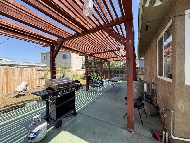 Building Photo - Spacious 5BR Home Just Steps from SDSU – Available August 2026