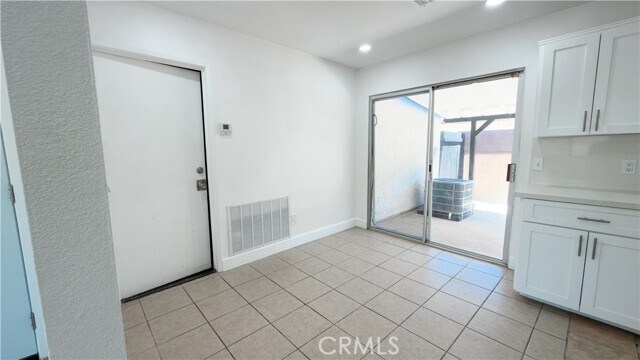 Building Photo - 45007 Logue Ct