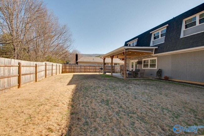 Building Photo - 2013 Wrenwood Dr SE