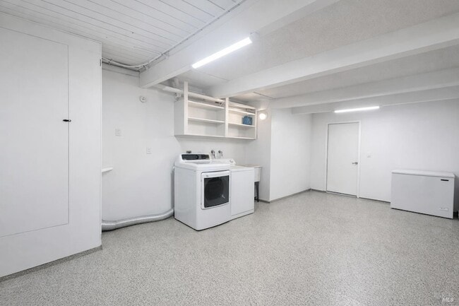 Building Photo - 5122 Potrero Ave