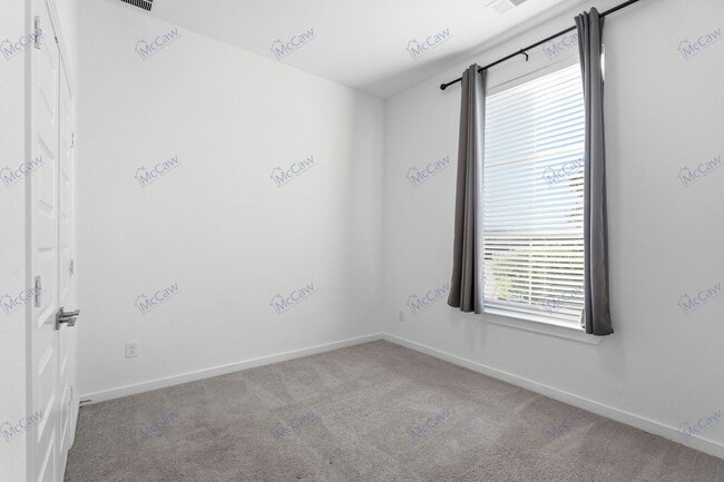 Building Photo - 5737 Miriam Dr