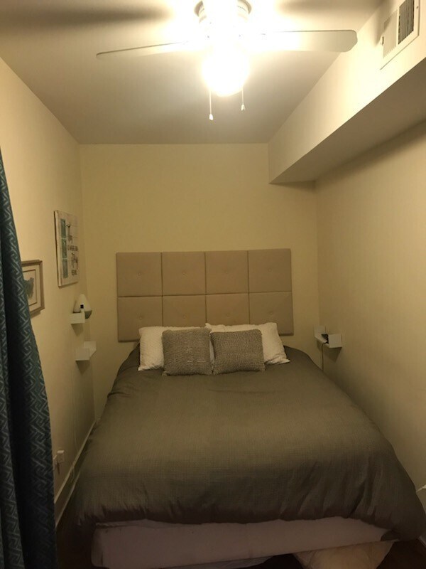 Building Photo - Large Updated 2 Bedroom/1 bath GARDEN in B...