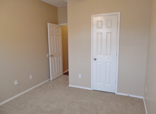 Building Photo - 3 Bedroom in Eagle Mountain-Saginaw Schools