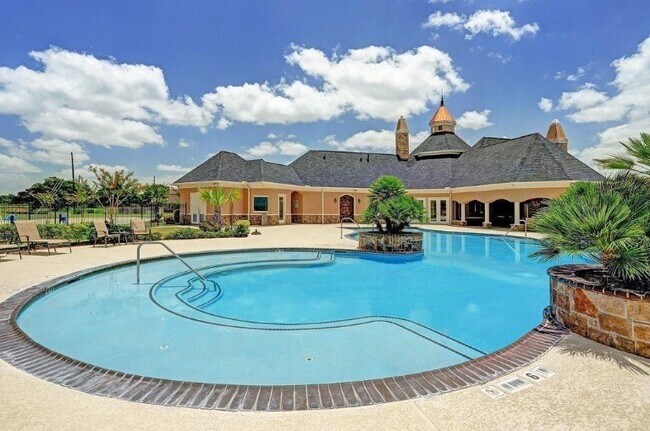 Building Photo - 2826 Duchess Dr