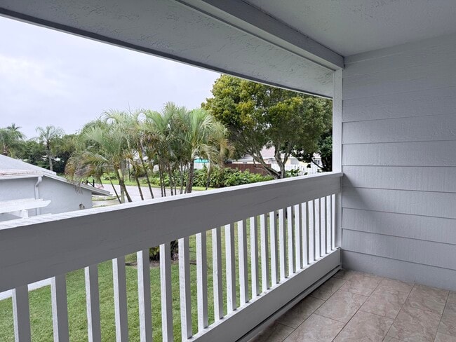 Building Photo - 1635 Woodbridge Lakes Cir