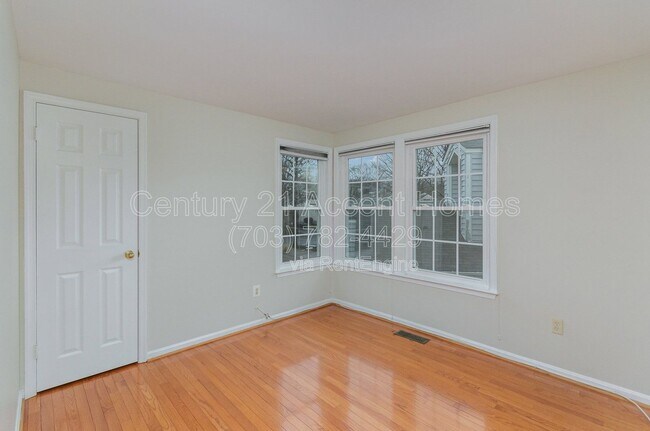 Building Photo - 7579 Cross Gate Ln