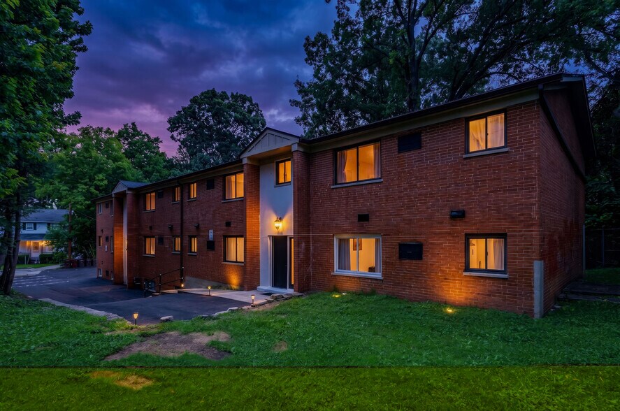 Building Photo - 2535 Lysle Ln
