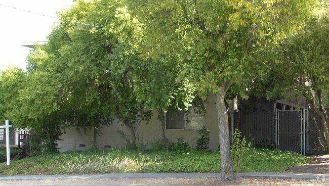 Building Photo - 22775 Vermont St