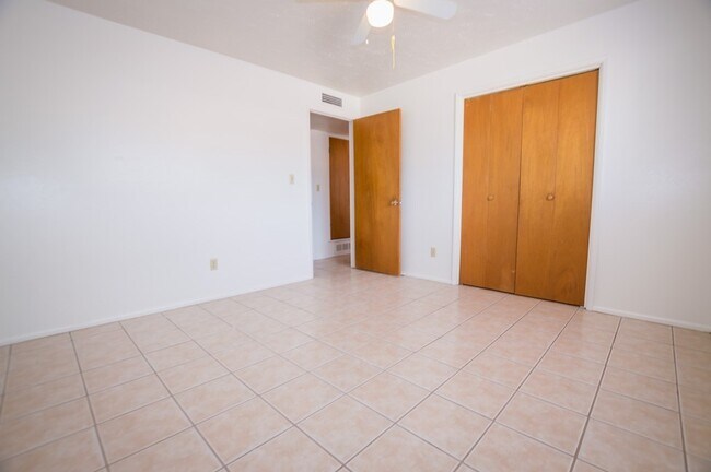Building Photo - Large Corner Lot Santé Fe Home, Over 1650 ...