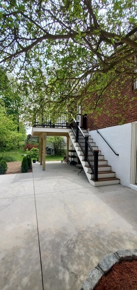 Building Photo - 297 Tom Hunter Rd