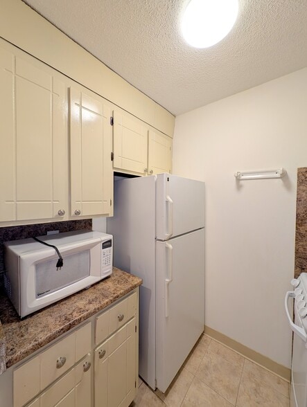 Building Photo - 474 Broadway