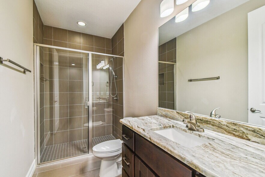 Building Photo - 622 S Matanzas Ave