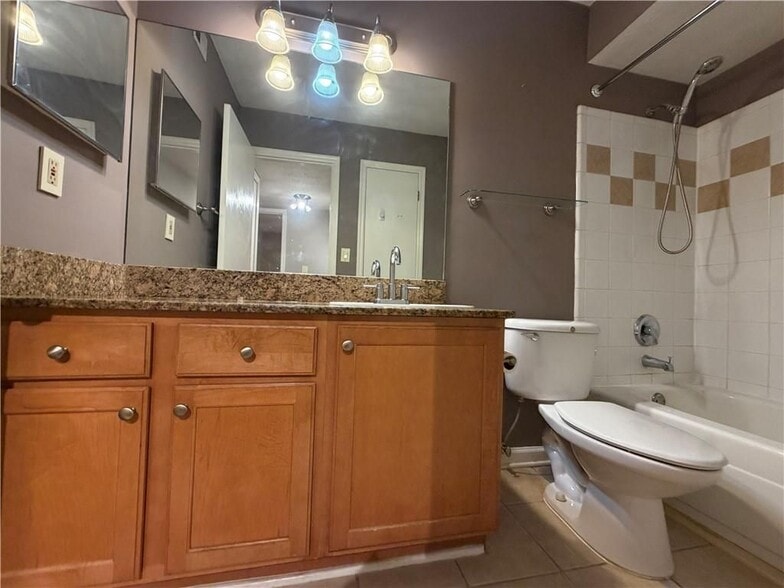 Building Photo - 3160 7 Pines Ct