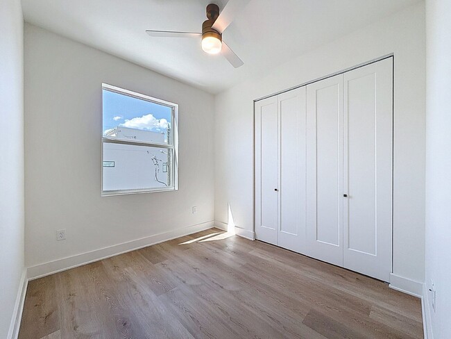 Building Photo - 342 14th St N