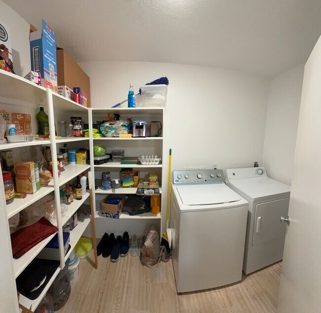 Building Photo - 2722 Springstone Dr