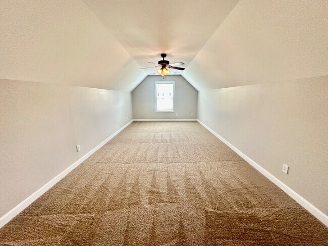 Building Photo - Spacious Four-Bedroom Home with a Bonus Room in Lawton Station!