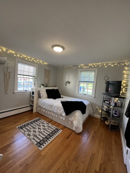 Building Photo - 65 Sherry Ave