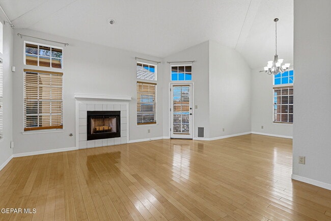 Building Photo - 1117 W Bend Ln