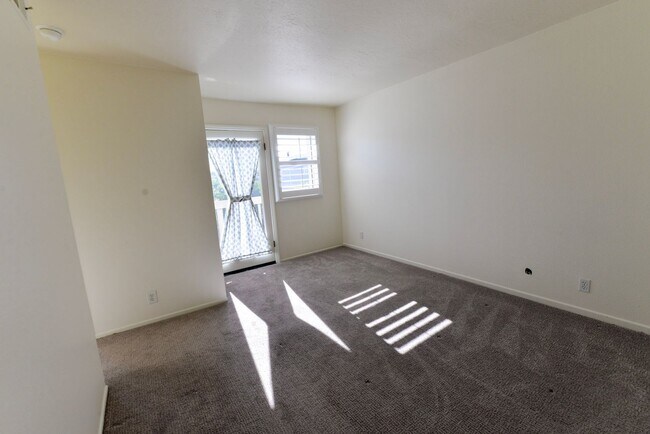 Building Photo - Sunny 2BR/2BA Coastal Retreat — Steps from the Sand with Ocean Breezes