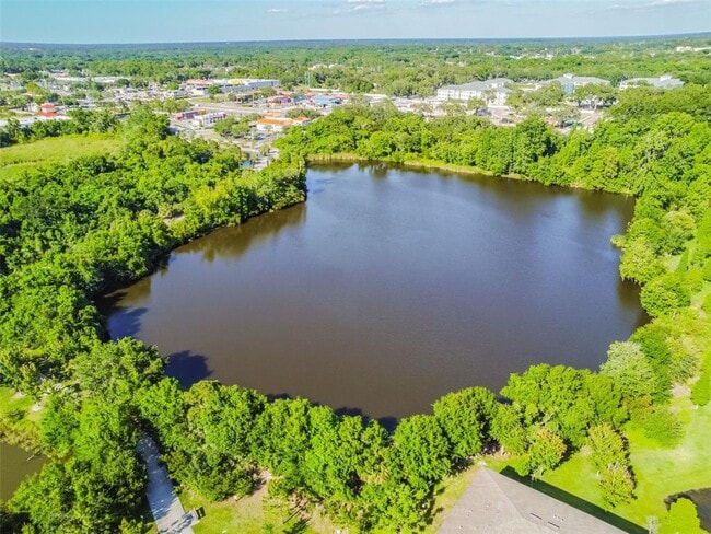 Building Photo - 10687 Lake Montauk Dr