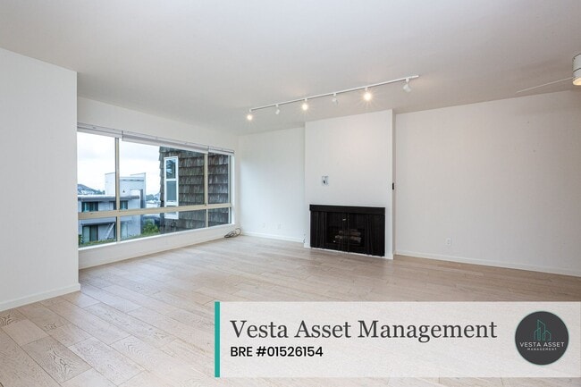 Building Photo - 135 Red Rock Way