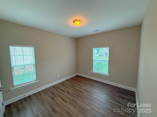 Building Photo - 128 Coral Rutledge Dr
