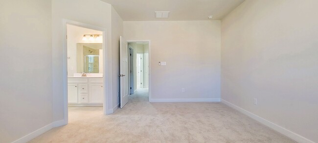 Building Photo - Brand new 3 story Townhome in Centerpointe...