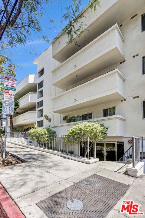 Building Photo - 960 Larrabee St