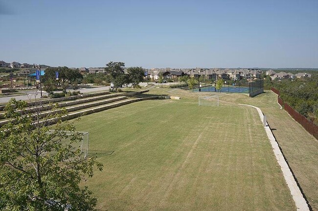 Building Photo - 6313 Empresa Dr