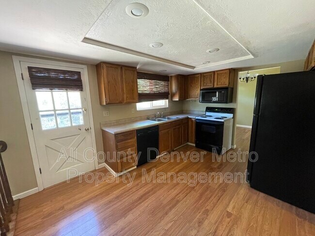 Building Photo - 6534 Zinnia St