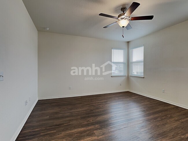 Building Photo - 2737 Wolfcreek