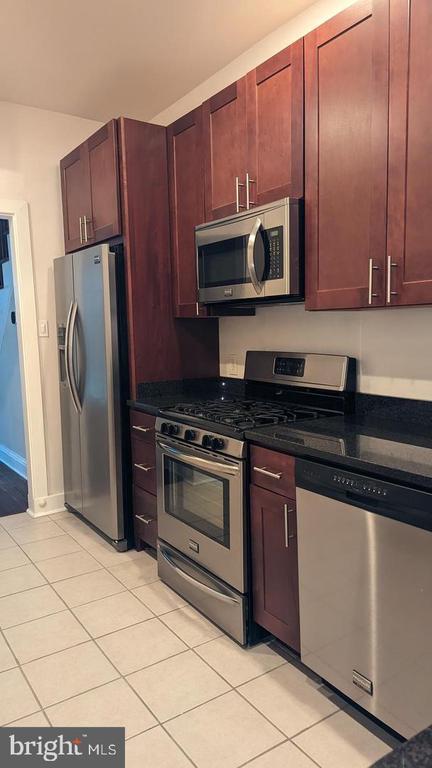 Building Photo - 124 W Hamburg St