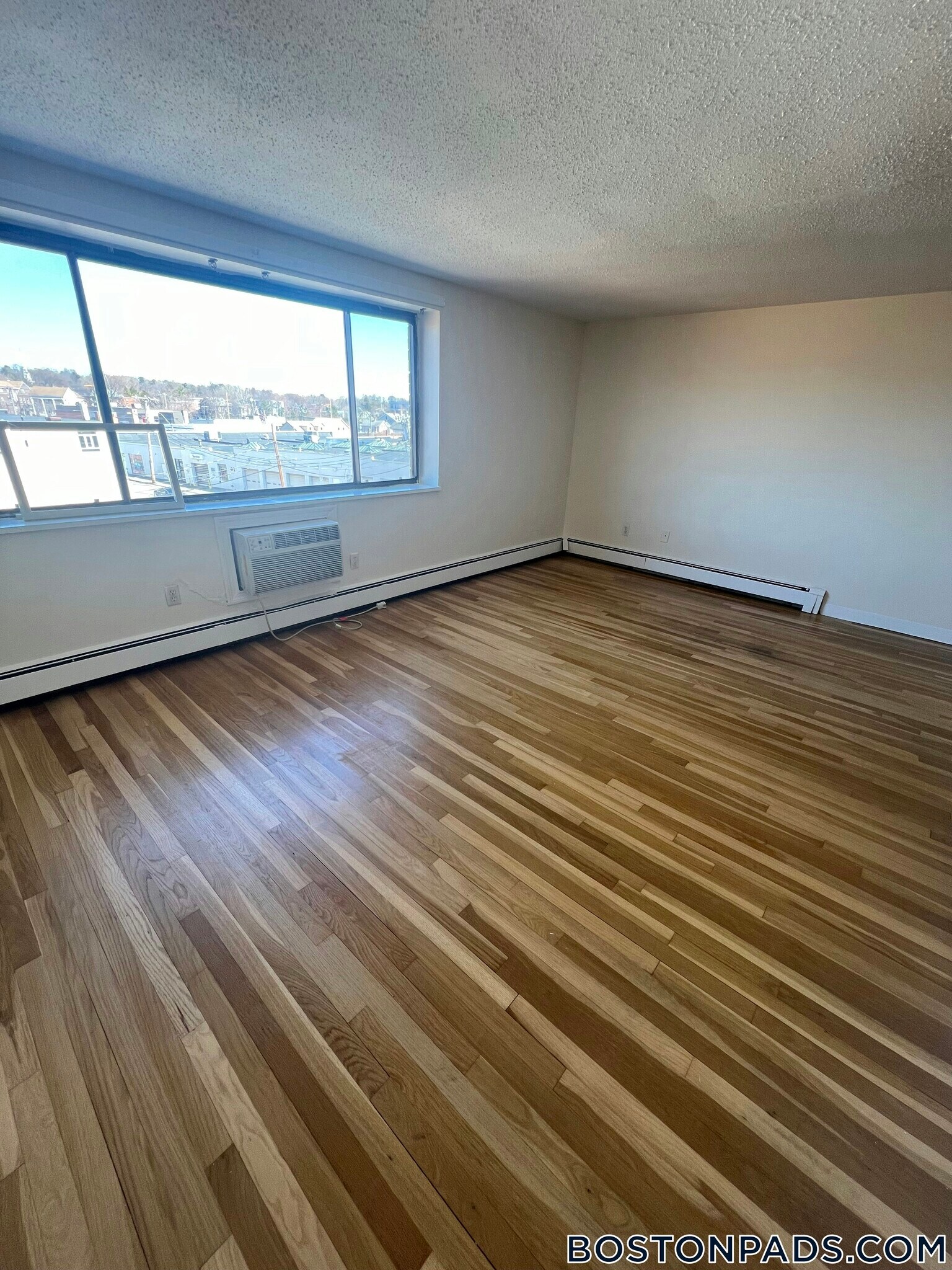 Building Photo - 20 Riverside St