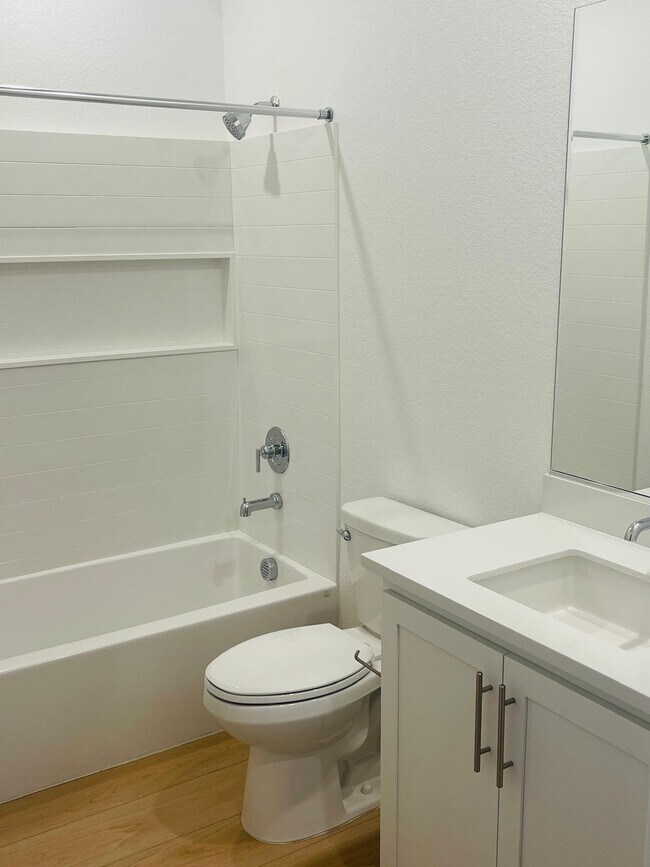 Building Photo - 2710 Old Larks Ln