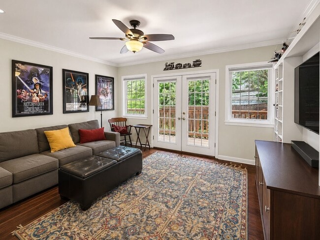 Building Photo - Luxury Terrell Hills Lease with 2025 Remodel, New Salt-Chlorinated Pool & Outdoor Living!  Beauti...