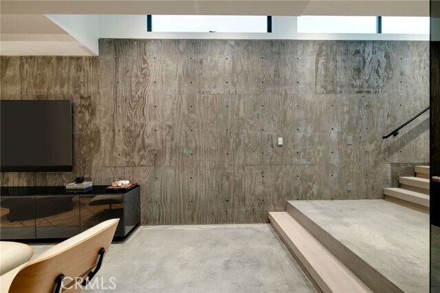 Building Photo - 121 25th St