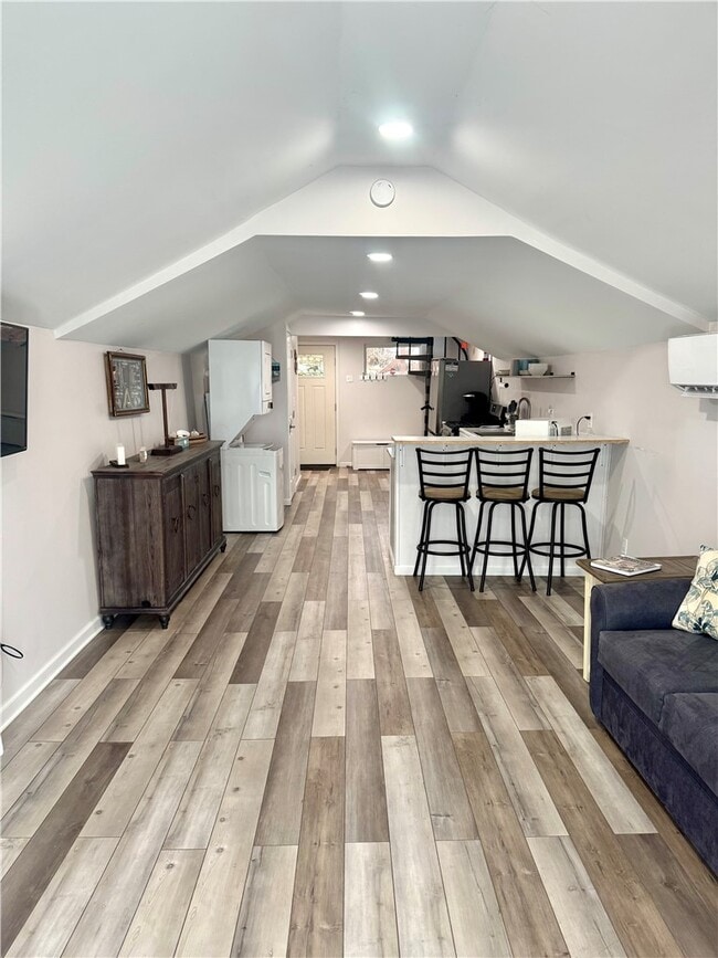 Building Photo - 182 Lake Bluff Rd