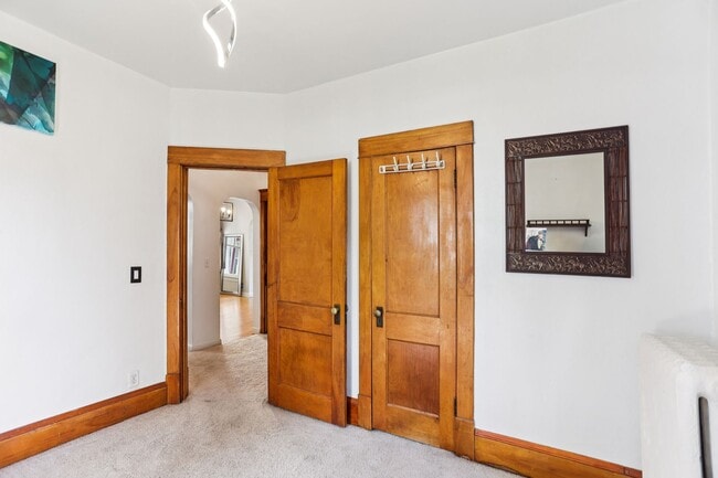 Building Photo - 1253 Ashland Ave