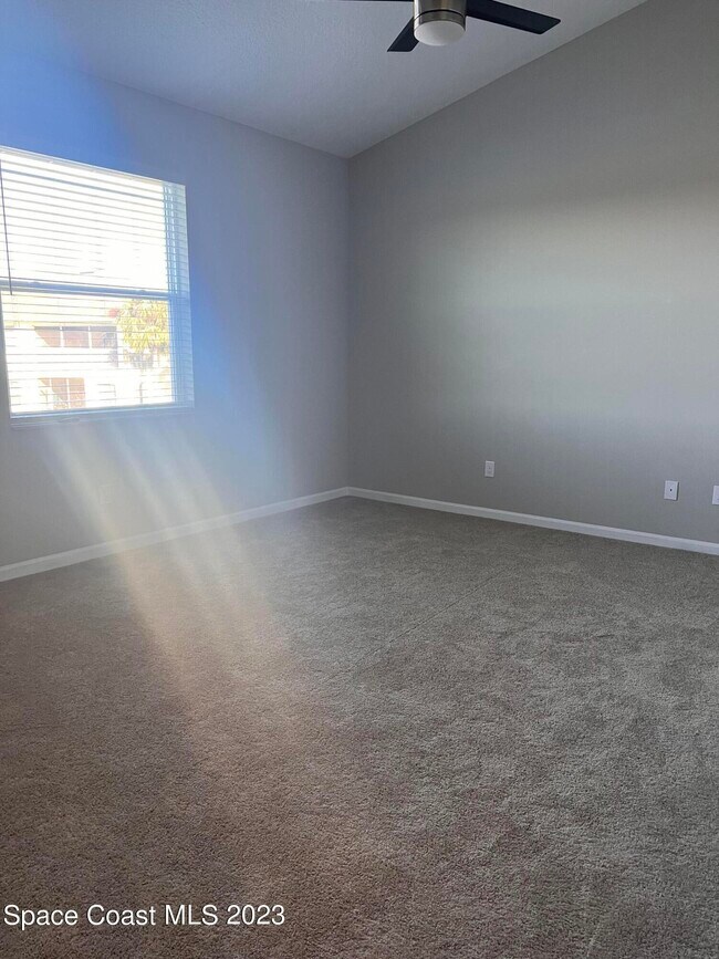 Building Photo - 3930 Playa Del Sol Dr
