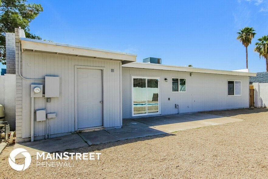 Building Photo - 10412 W Calle De Edens