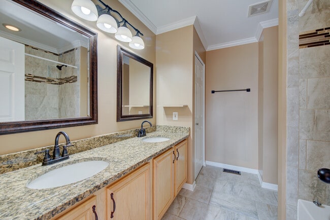 Building Photo - 880 Countryfield Ln