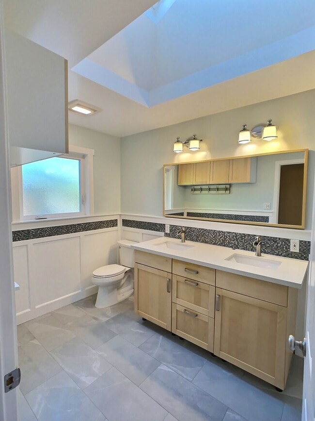 Building Photo - Charming Home for Rent in Naglee Park
