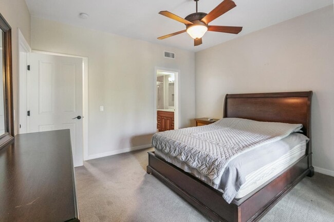 Building Photo - 27112 Sugar Pine Dr