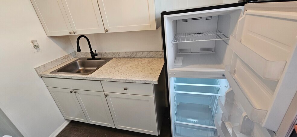 Brand new refrigerator - 3201 Church St