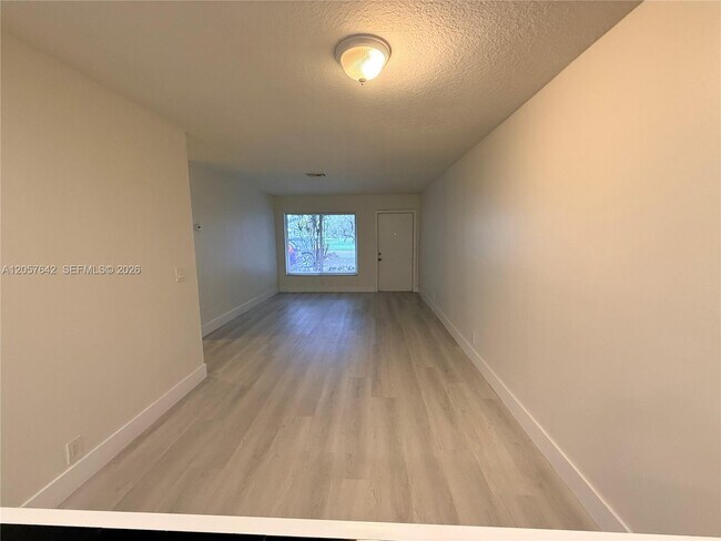 Building Photo - 10835 NW 45th St