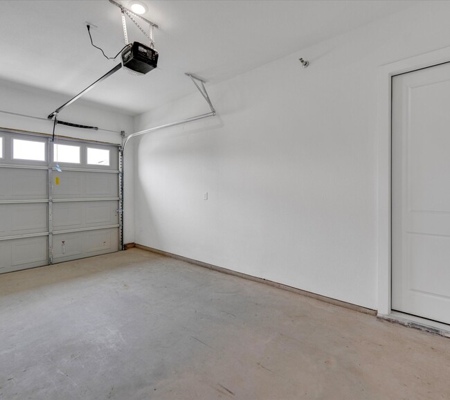 Building Photo - 2709 Rockhill Rd