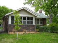 Building Photo - Charming 3-Bed Home with Hardwood Floors and 1400 Sq Ft of Comfort in Minneapolis