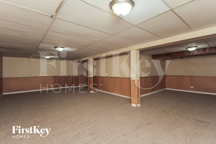 Building Photo - 18428 Lange St